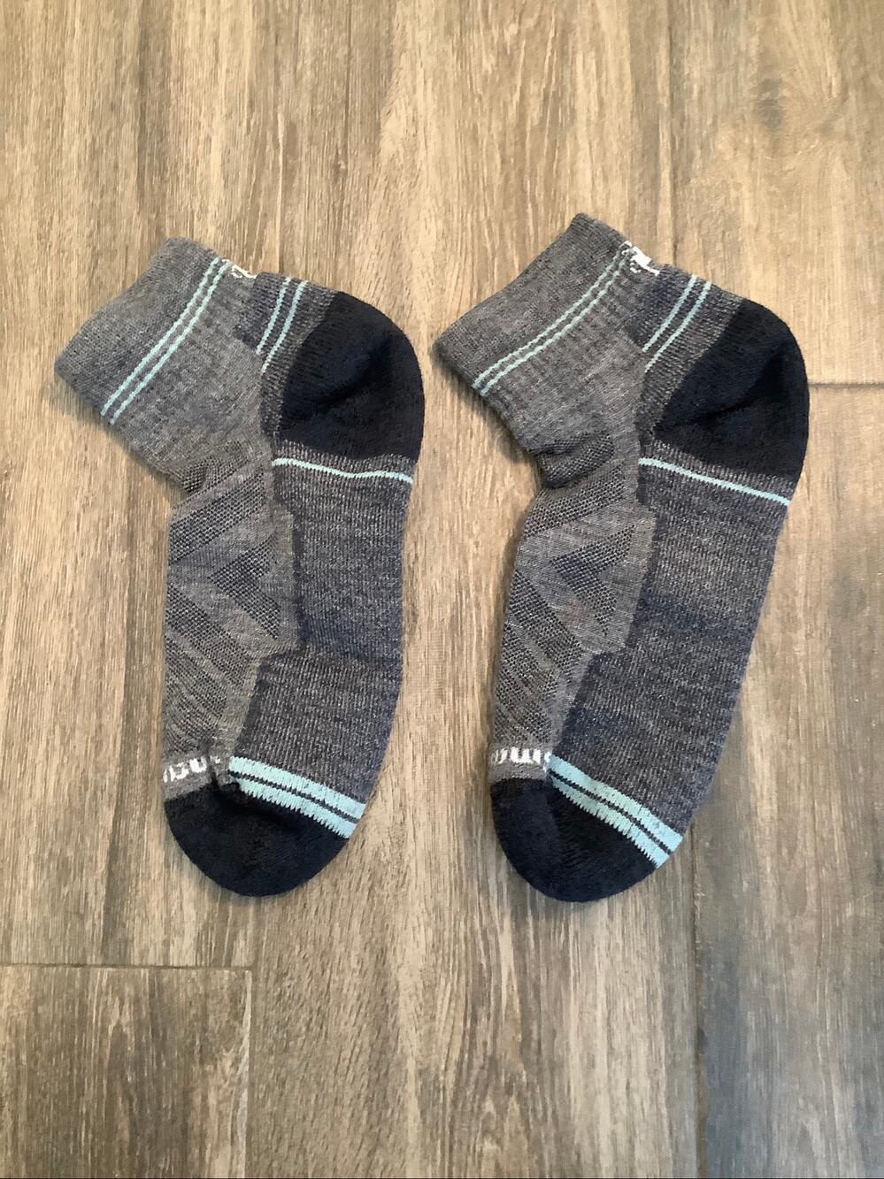 Smartwool Women's M Gray Hike Light Cushion Outdoor Ankle Socks Athleisure A21-3